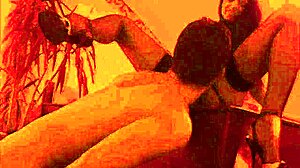 劳拉·安吉尔的古怪肛交和双峰音乐口交场景